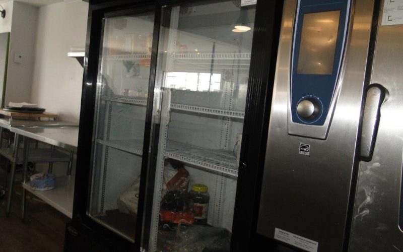 Lot 9 – Réfrigérateur vitré 2 portes KOOL-IT, KSM-60