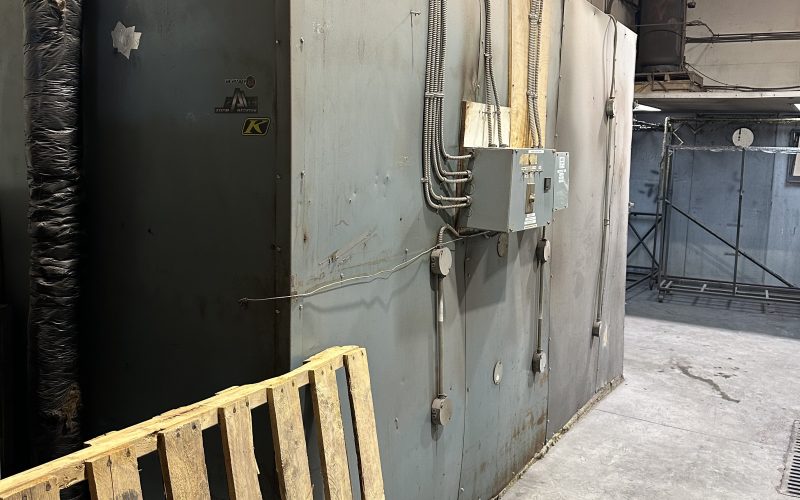 – Four électrique avec 12 éléments , 12x8x4 avec 2 portes +ventilateur