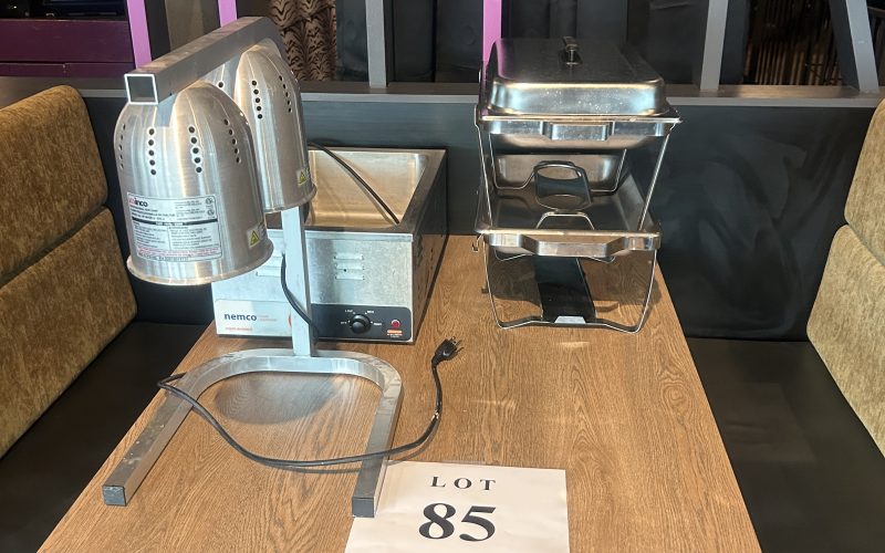 85- (2) réchauds sterno , un réchaud a lampe et un réchaud Nemco