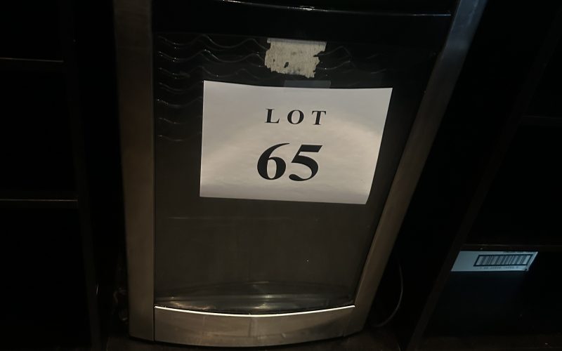 65- Cellier 50 bouteilles