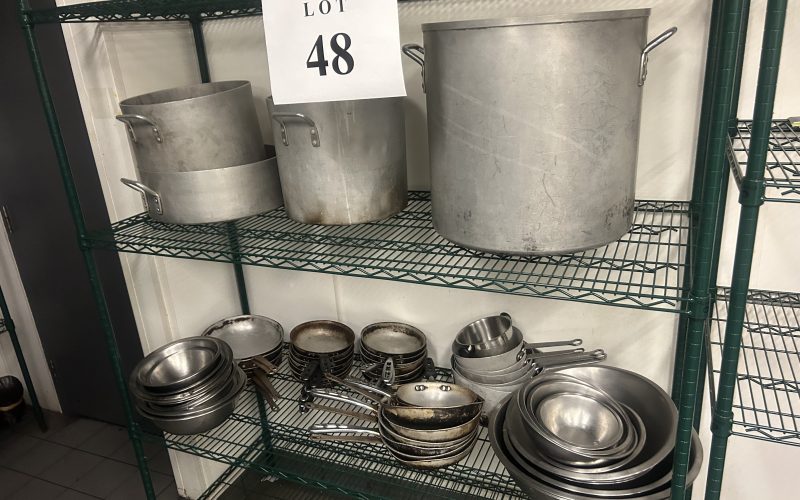 48- Lot de chaudrons, poêlons et cul de poule