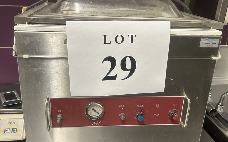 29- Emballeuse sous vide de marque NEL