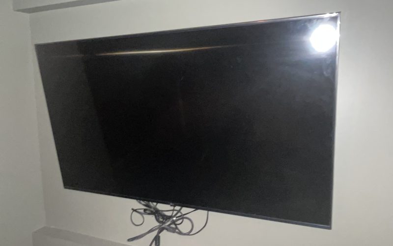 101- Système de son +/- 12 haut parleur avec 2 télévision LG 40  »