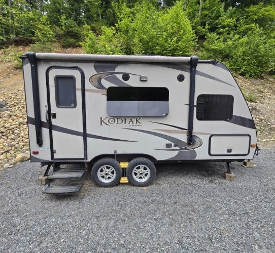 – Roulotte Dutchmen Modèle Kodiak 187QB ,2011