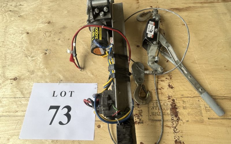 Lot 73 – Tirefort avec winch 12V ,3000 lbs ( a magog )