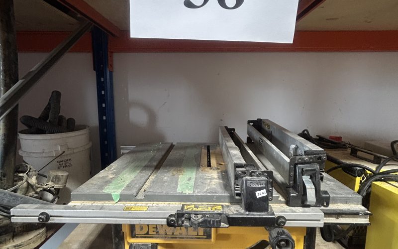 Lot 38- Banc de scie Dewalt ( a magog )