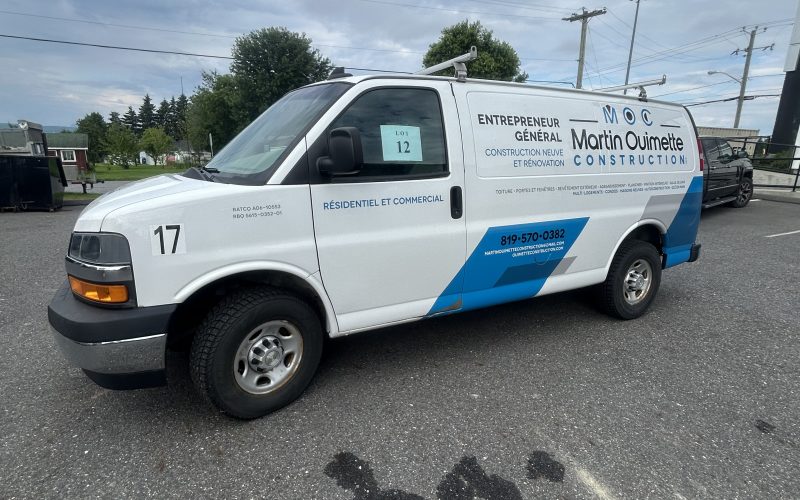 Lot 12- Chevrolet express 1500, 2020 , 37656 km , boite de 8′ , 4.3 l ( a magog )