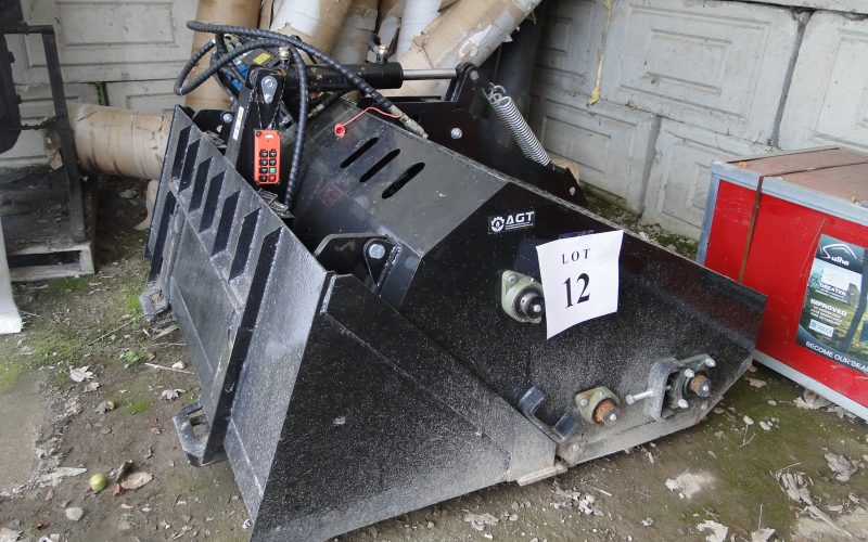 LOT 12 : Rotoculteur niveleur AGT ECSSLR72