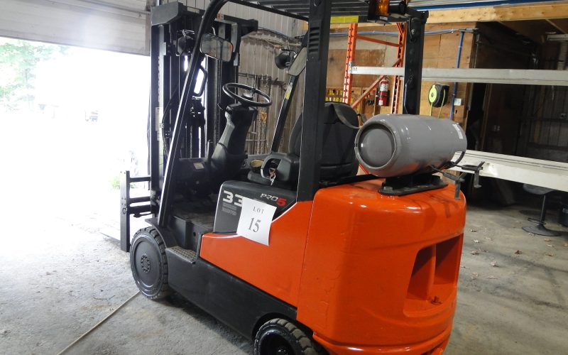 LOT 15 : Chariot élévateur Doosan 33  propane