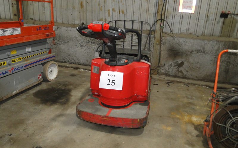 LOT 25 : Transpalette électrique Raymond