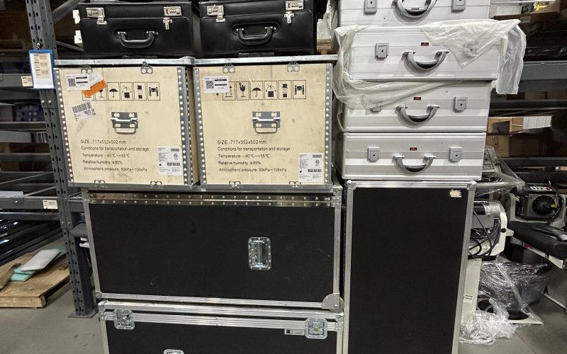 2- Caisse et valise de transport