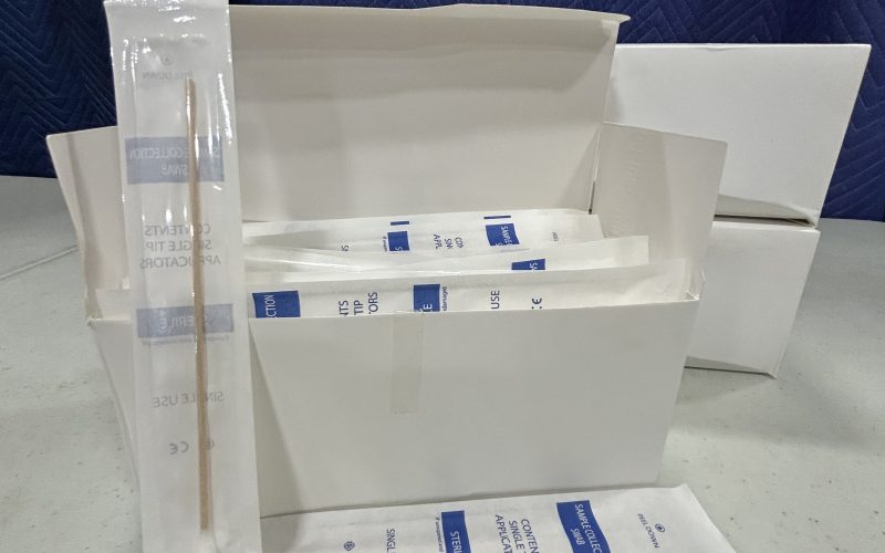 15- Applicateur de coton stérile