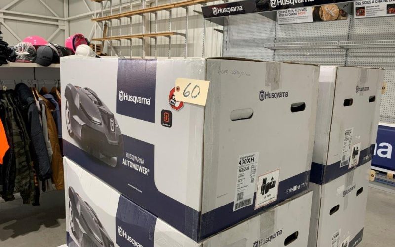 Lot 60-  Robot tondeuse Husqvarna modèle 430 XH