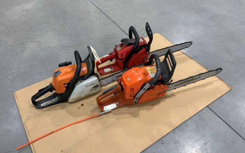 Lot 42- Scies a chaine (3)