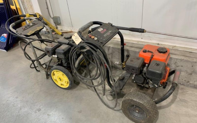 Lot 40- (2) laveuses a pression