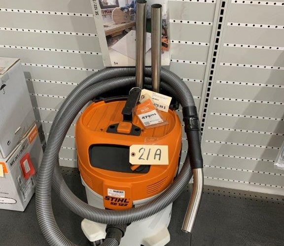 Lot 21A-  Aspirateur Stihl SE 122