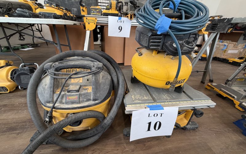 Lot 10- Aspirateur , banc de scie , compresseur DeWalt