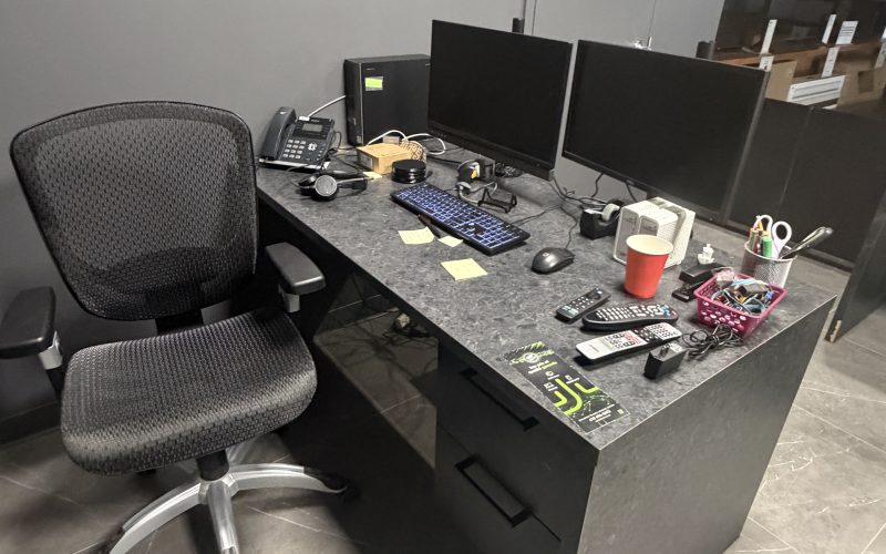 Lot 8 – Ameublement et équipement