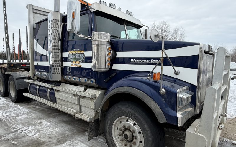 Lot 3- Tracteur de van Western Star 4900FA ,2020, 689311 km ( inspection du mai 2026 )