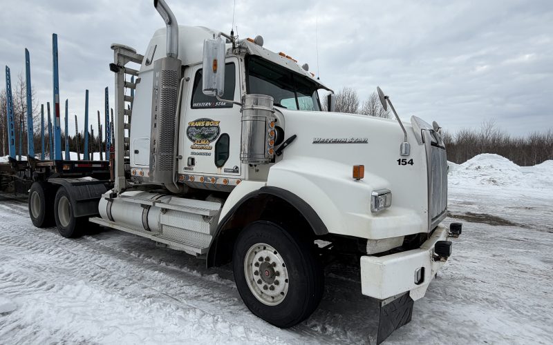 Lot 7- Tracteur de van Western Star CNV 4900 , 2015 ,365377 km  ( inspection mai 2026 ) reconstruit