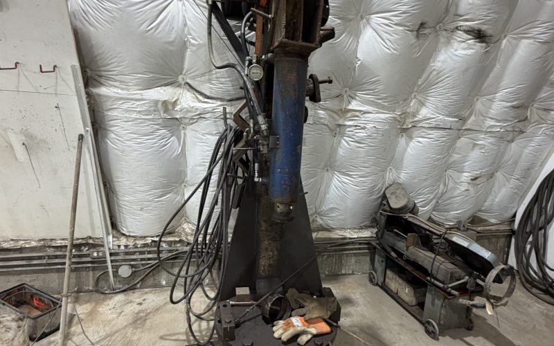 Lot 13- Presse hydraulique fabrication artisanal