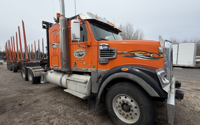 Lot 5- Tracteur de van Freightliner Con , 2013 , 1 318271 km ( inspection du mai 2026 )