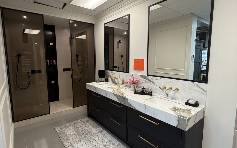 Lot 5 – Ensemble de salle de bain
