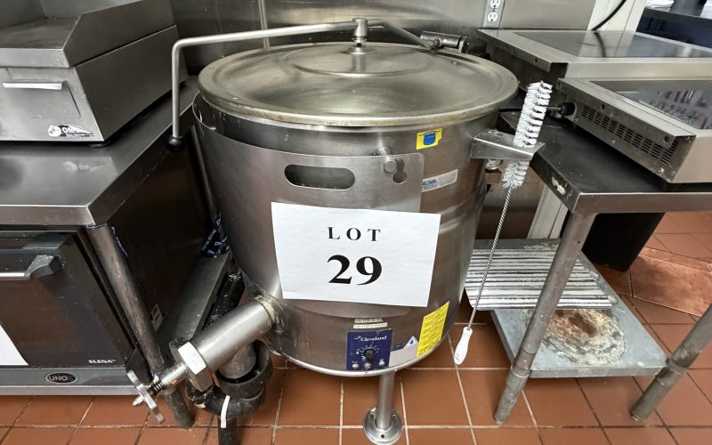 Lot 29- Marmite a cuisson a vapeur Cleveland