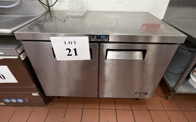 Lot 21- réfrigérateur de préparation 2 portes