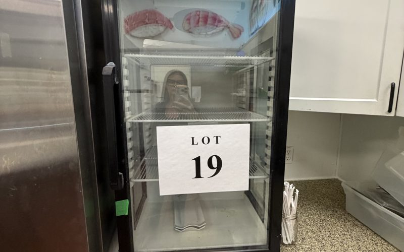 Lot 19- Frigidaire QBD avec four micro-onde Master chef