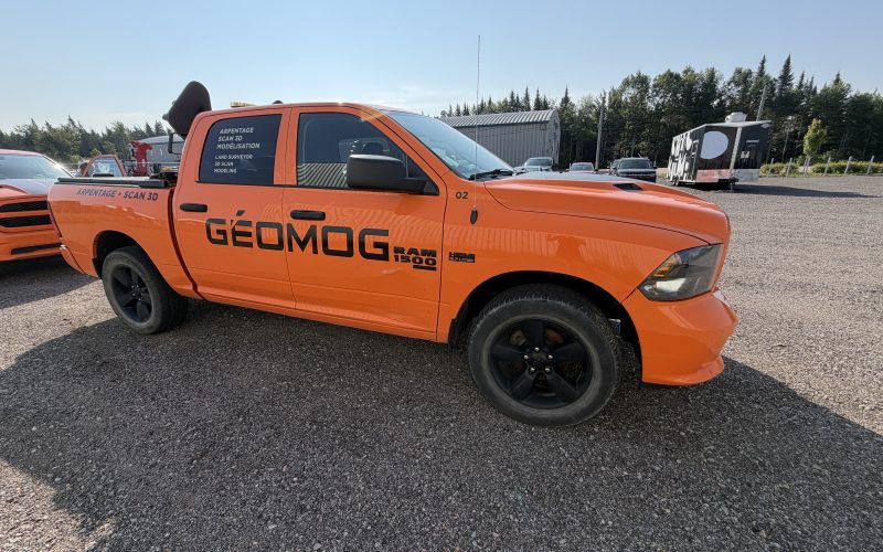 R-2 – DODGE RAM 1500 ,2019 , 121972 KM, ( avec flèche de signalisation )