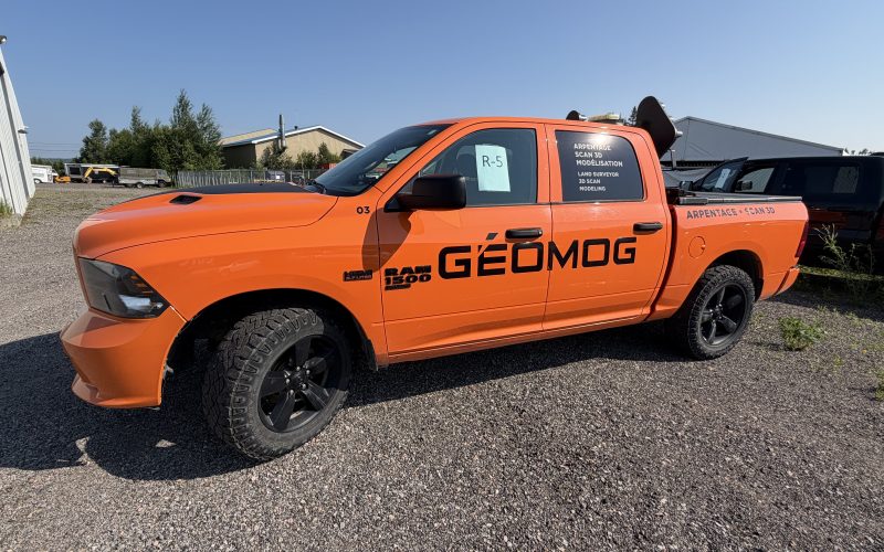 R-5- DODGE RAM 1500 ,2019 , 134513 KM, ( avec flèche de signalisation )
