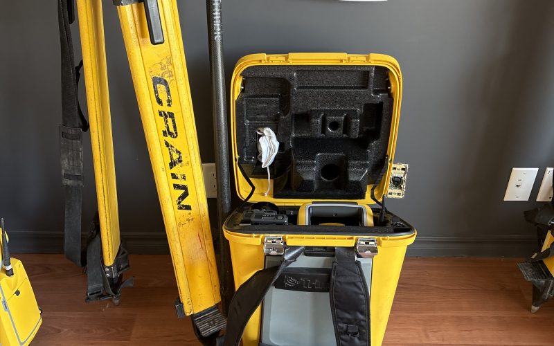 Lot 16- Trimble S5,clavier tsc7 , prisme MT1000 avec batterie , trépied , jalon